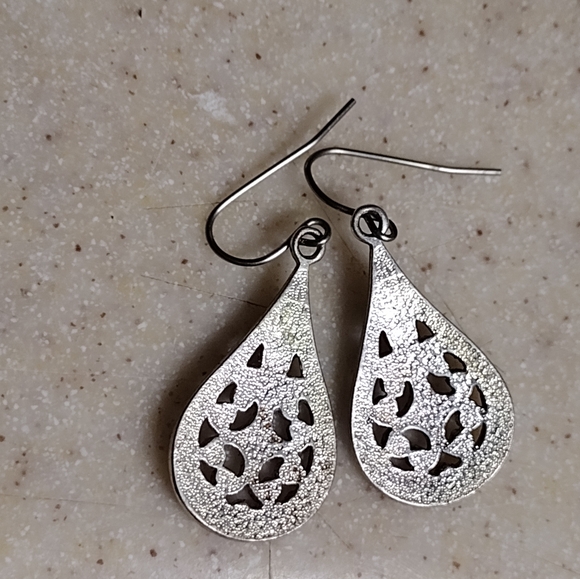 Scroll tear drop earrings - Picture 2 of 2